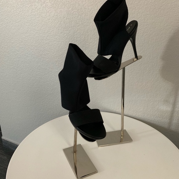 $68‼️New Aldo black sandals size 8 or 38 - Picture 1 of 4